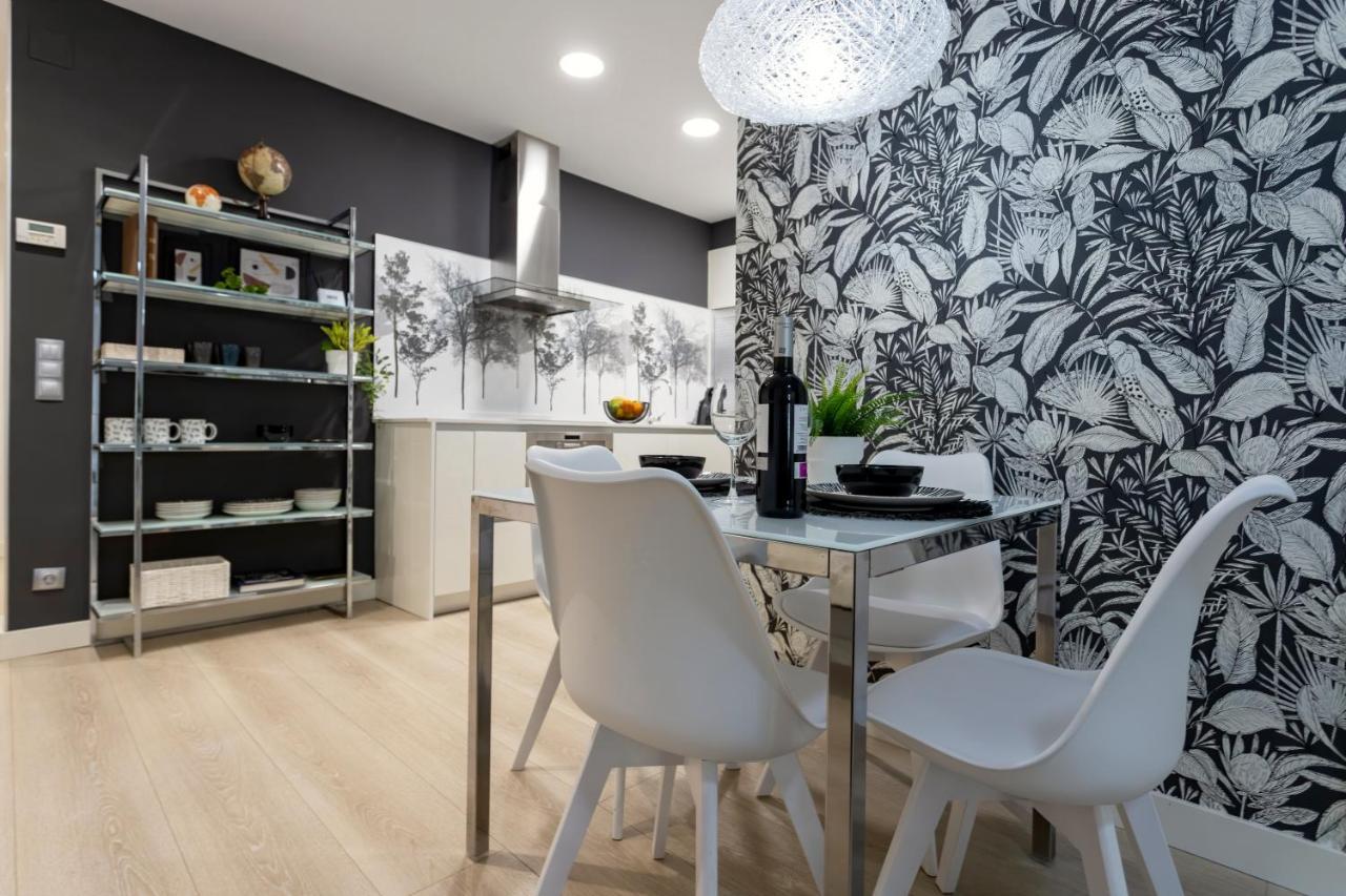 Spacio Menina By Unique Rooms Burgos Exterior photo